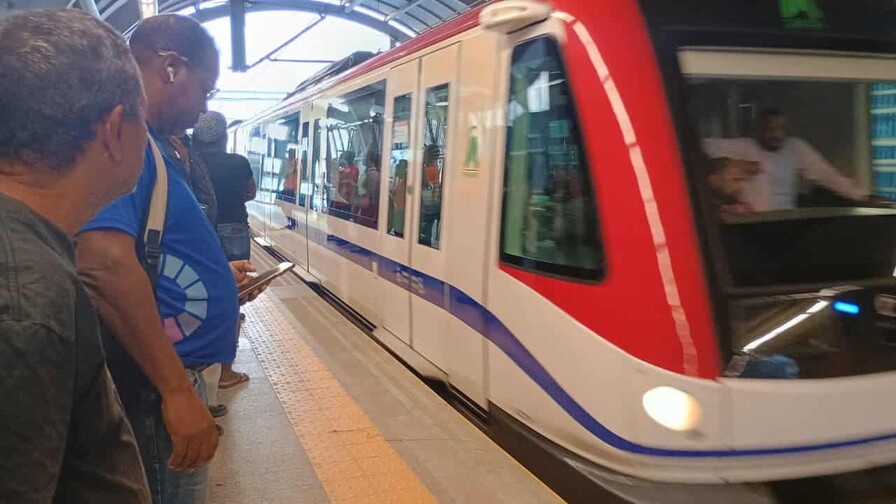 Dejar el veh&iacute;culo en la casa para irse en el Metro: &iquest;qu&eacute; prefieren residentes en Los Alcarrizos?