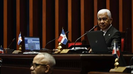 "No es un di&aacute;logo si yo llevo lo que quiero": presidente del Senado responde a Danilo Medina