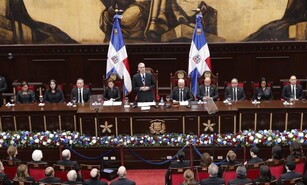 Abinader asegura que casi 200 mil personas salieron de la pobreza en el &uacute;ltimo a&ntilde;o