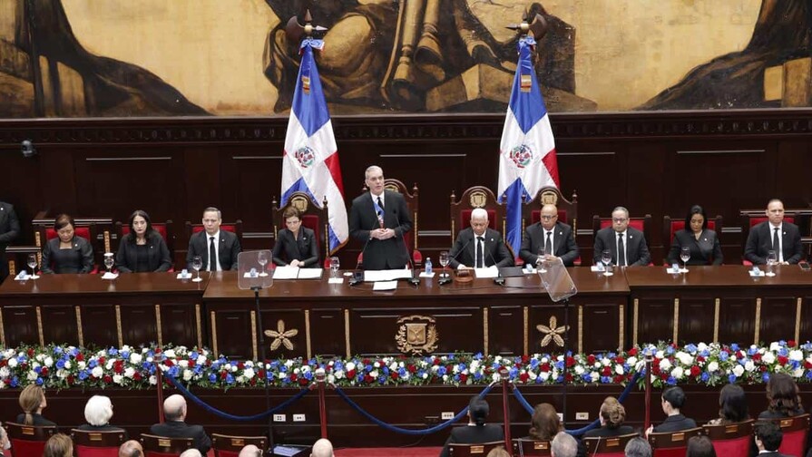 Abinader asegura que casi 200 mil personas salieron de la pobreza en el &uacute;ltimo a&ntilde;o