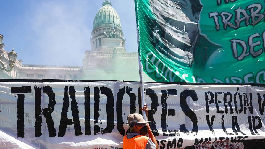 El Congreso de Argentina aprueba la reforma laboral propuesta por Javier Milei El Congreso de Argentina aprueba la reforma laboral propuesta por Javier Milei