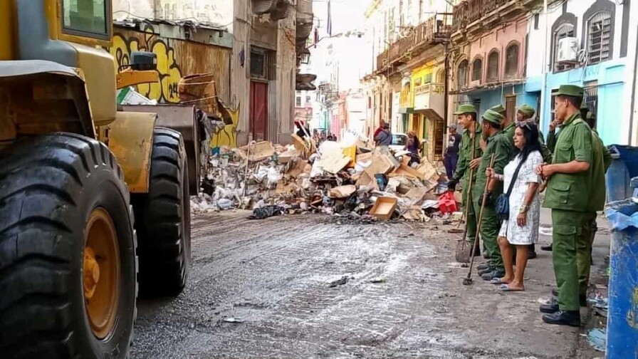 El Gobierno cubano convoca movilizaci&oacute;n por crisis de la recogida de basura en La Habana