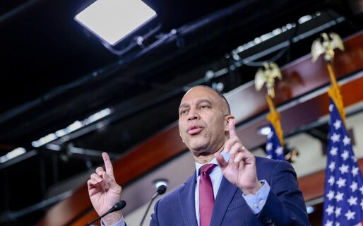 Jared Kushner se re&uacute;ne con Hakeem Jeffries ante la disputa por el control de la C&aacute;mara