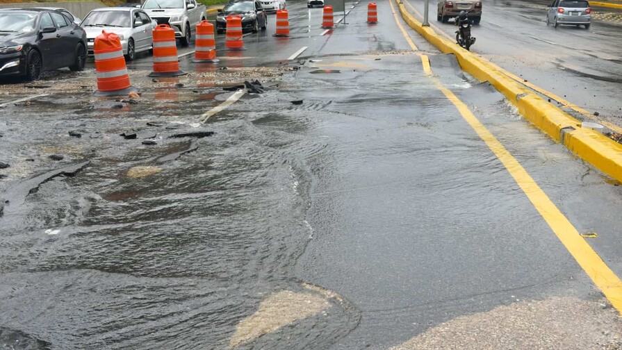 Tres grandes averías afectan el suministro de agua este sábado en el Gran Santo Domingo Tres grandes averías afectan el suministro de agua este sábado en el Gran Santo Domingo