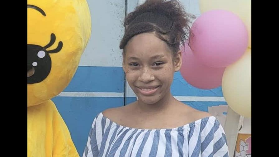 Cámaras captan a adolescente tras desaparecer en Villa Mella