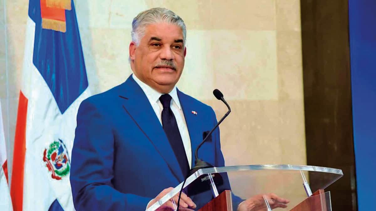 <strong>Miguel Vargas</strong><br><br><i>Presidente PRD</i><br><br>Expres&oacute; que la rendici&oacute;n de cuentas estuvo cargada de medias verdades y la calific&oacute; como un ejercicio de ilusionismo, desconectado de los problemas reales del pa&iacute;s. 