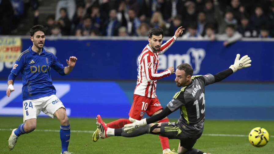 Juli&aacute;n &Aacute;lvarez le da el triunfo al Atl&eacute;tico en el descuento ante un buen Oviedo