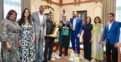 Al Horford agradece al presidente Abinader por el techado multiuso en La Romana