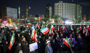 Intentos de invasi&oacute;n en legaciones de EE. UU. en Irak y Pakist&aacute;n, diez muertos en Karachi