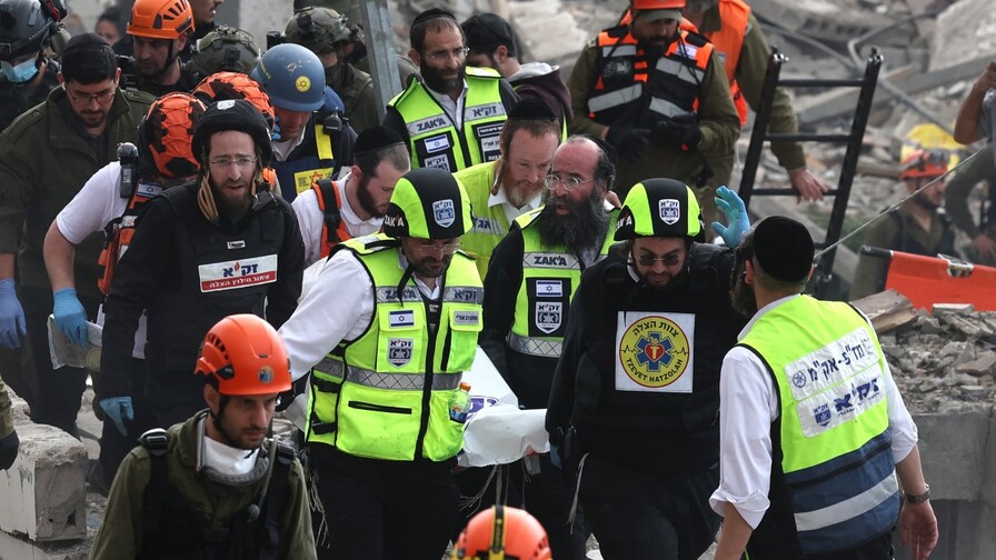 Suben a ocho los muertos tras caer un misil iran&iacute; cerca de Jerusal&eacute;n
