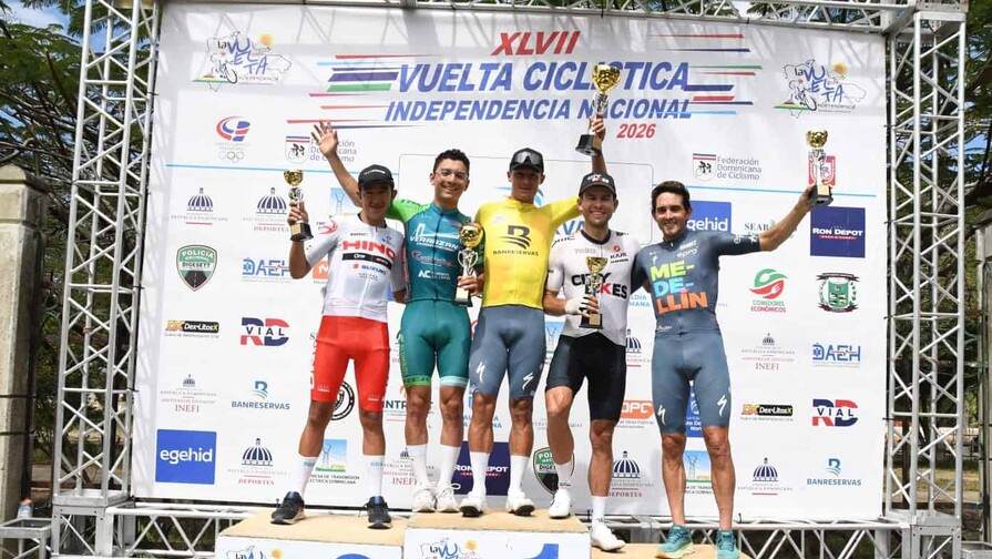 Wilmar Paredes y Team Medell&iacute;n campeones de la 47 Vuelta Cicl&iacute;stica Independencia Nacional