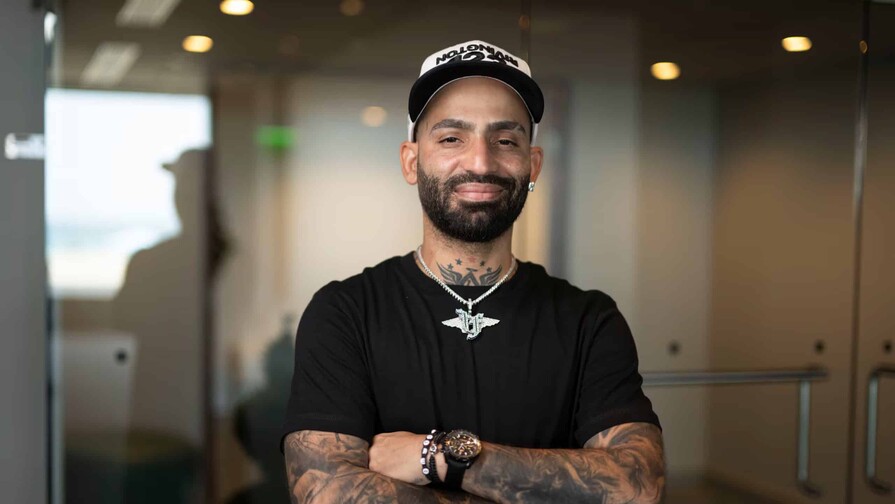 Arc&aacute;ngel anuncia su gira La 8va Maravilla para celebrar 20 a&ntilde;os de carrera y no incluye a RD