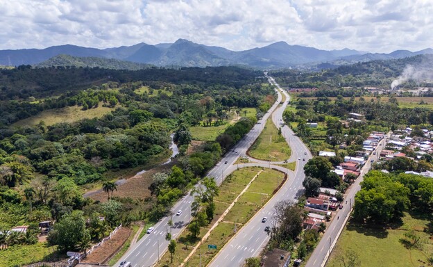 Conducir hacia y desde el Cibao, una prueba de paciencia y riesgo