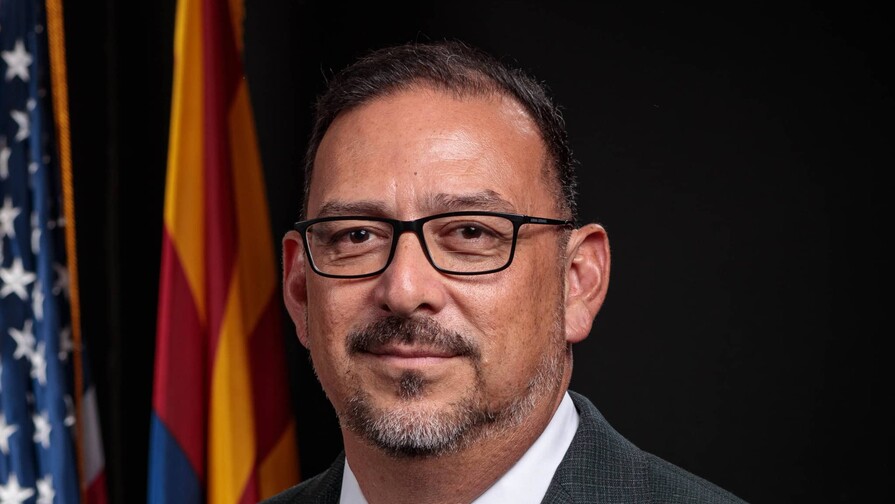 Jefe electoral de Arizona afirma que acciones de Trump buscan que se perpetúe en el poder Jefe electoral de Arizona afirma que acciones de Trump buscan que se perpetúe en el poder