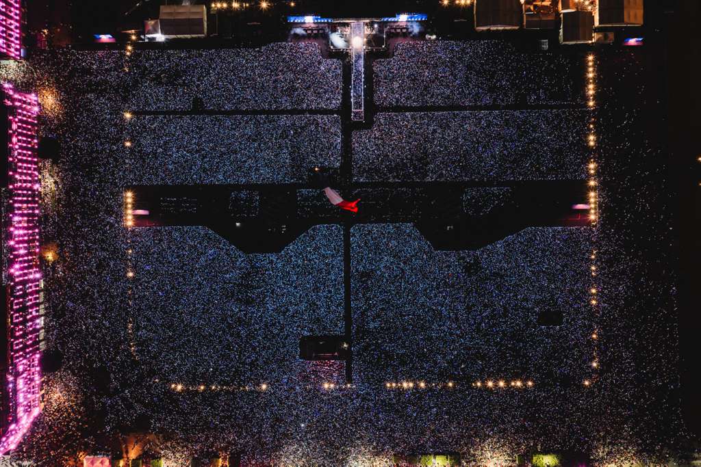 El p&uacute;blico ocup&oacute; el Z&oacute;calo, la Alameda Central y el Monumento a la Revoluci&oacute;n para el cierre de la gira en M&eacute;xico.