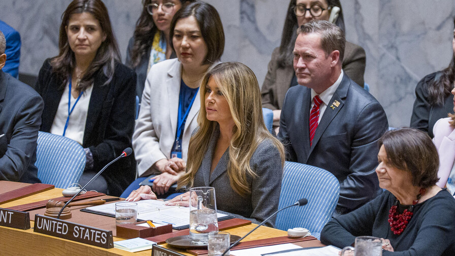 Melania Trump preside sesi&oacute;n sobre paz e infancia en ONU despu&eacute;s de ataque de EE. UU. a Ir&aacute;n
