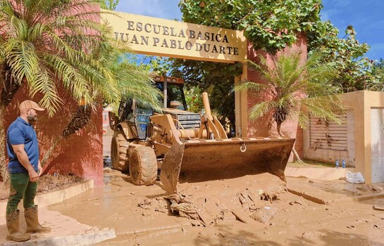 Infraestructura Escolar rehabilita escuelas afectadas por inundaciones en Gaspar Hern&aacute;ndez