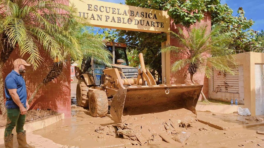 Infraestructura Escolar rehabilita escuelas afectadas por inundaciones en Gaspar Hern&aacute;ndez