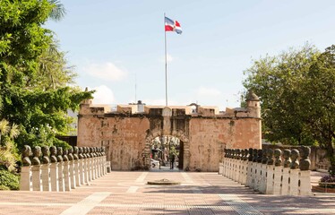 ¿Por qué se llama República Dominicana y no simplemente Dominicana?