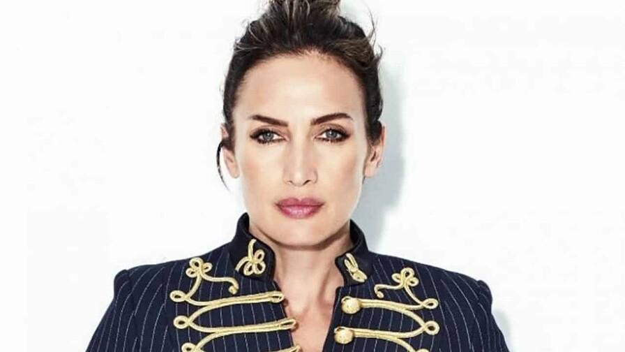 Uniforme militar, pasarelas y a pie de calle: el regreso de la chaqueta napole&oacute;nica