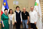 Embajadora de Estados Unidos visita Intabaco en Santiago junto a la vicepresidenta Raquel Pe&ntilde;a