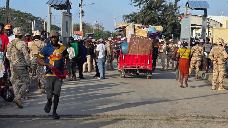 Nueva tarifa para triciclos que transportan mercanc&iacute;as desde RD hacia Hait&iacute; causa crisis