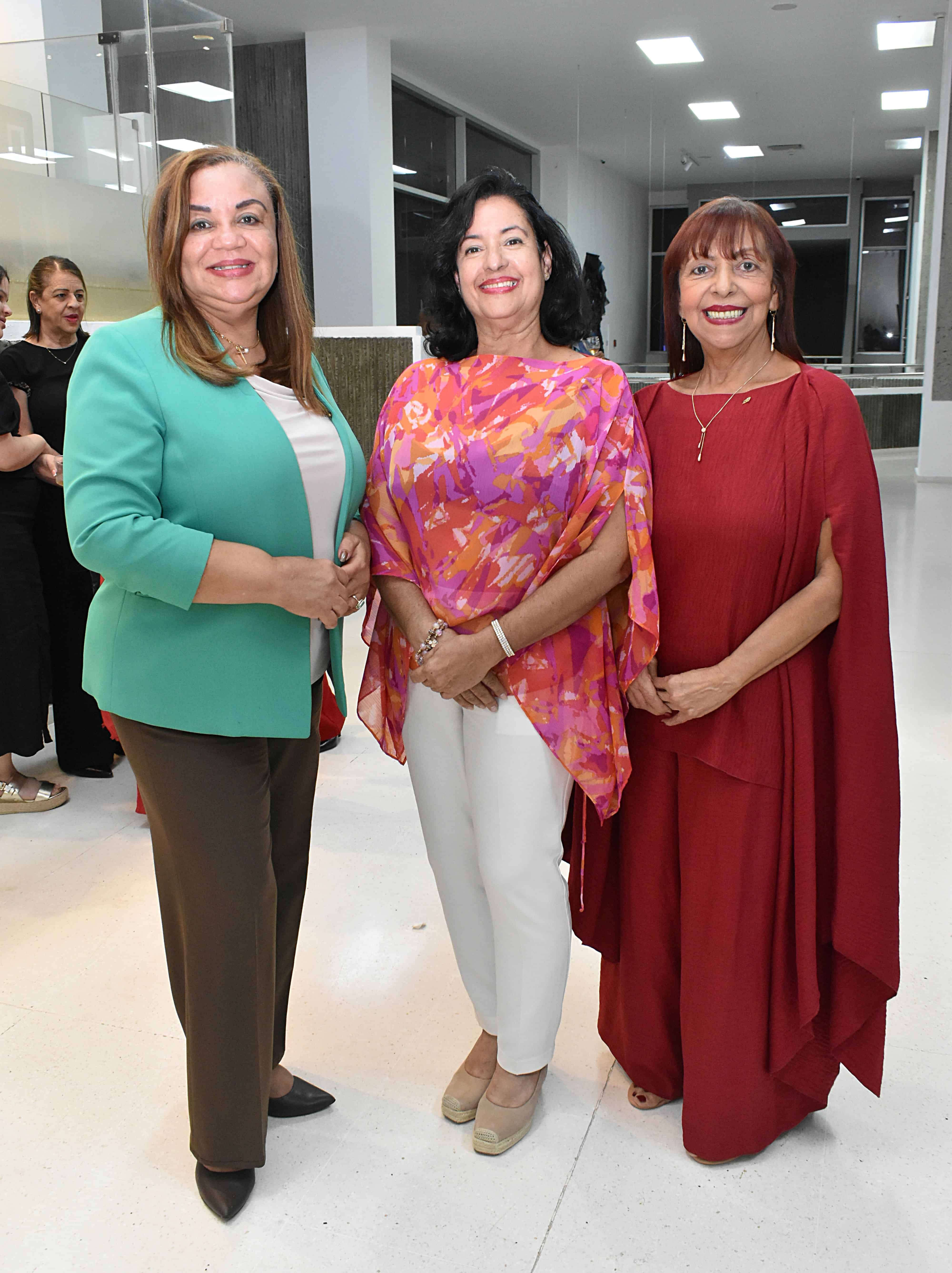 Carmen Vanesa Reyes, Delgis D&iacute;az y Elizabeth Mart&iacute;nez.