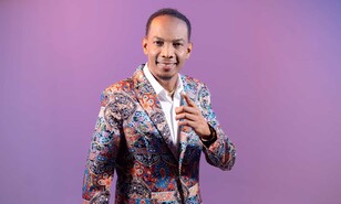 Eudis El Invencible, el bachatero y militar de El&iacute;as Pi&ntilde;a que le encontr&oacute; el truco a lo viral