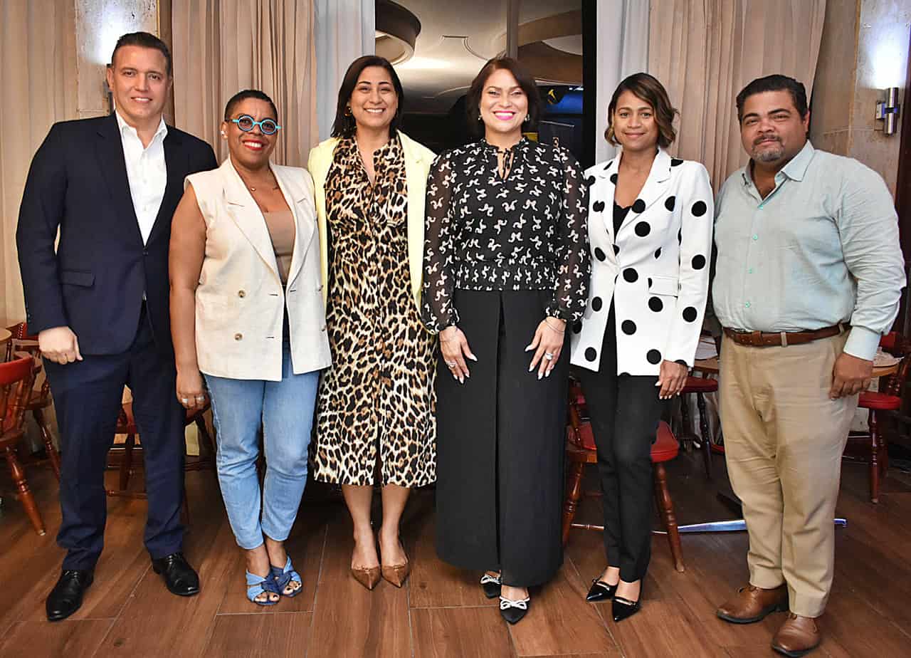 Alan Genao, Nodalia Arias, Yenny Polanco Lovera, Vilma Batista, Yarisbel Carrasco y Mario Lara.