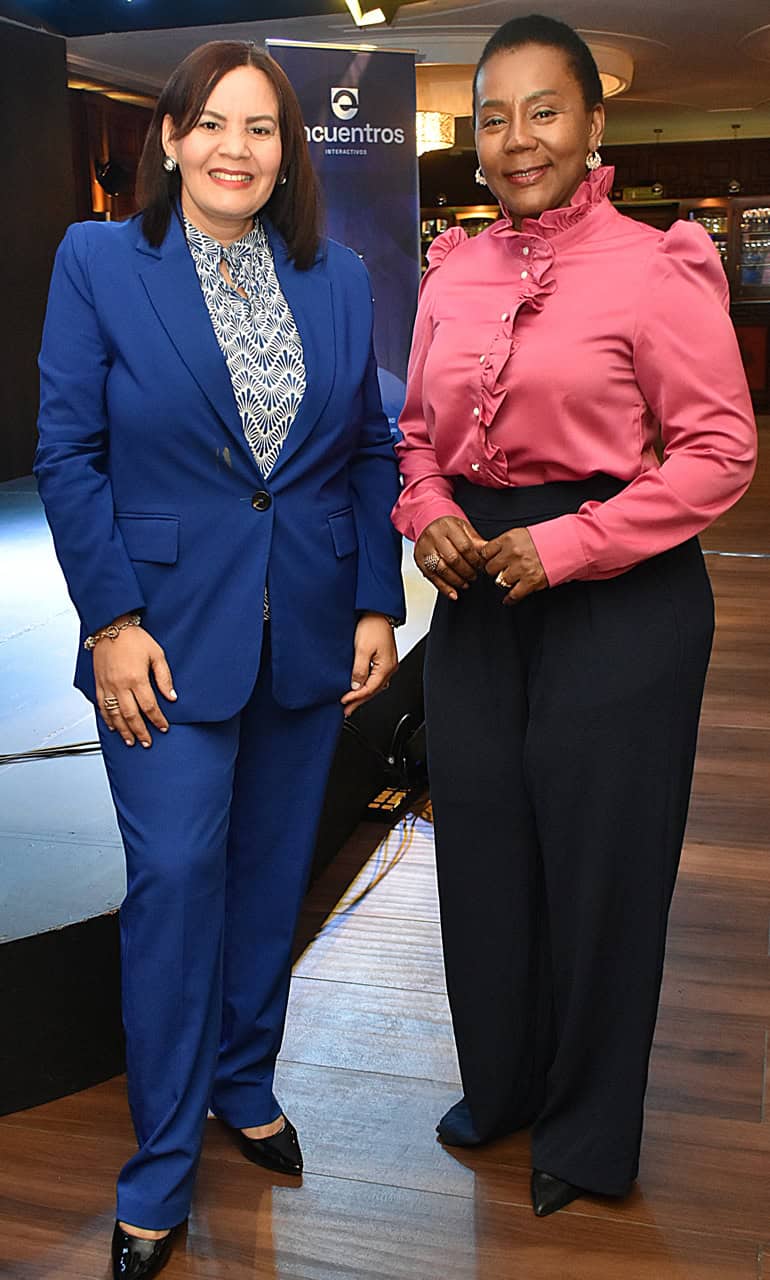 Erika Rodríguez y Gisela Mera.