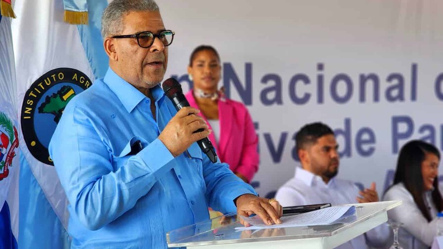 El Gobierno lanza plan de titulaci&oacute;n de asentamientos campesinos a trav&eacute;s del IAD