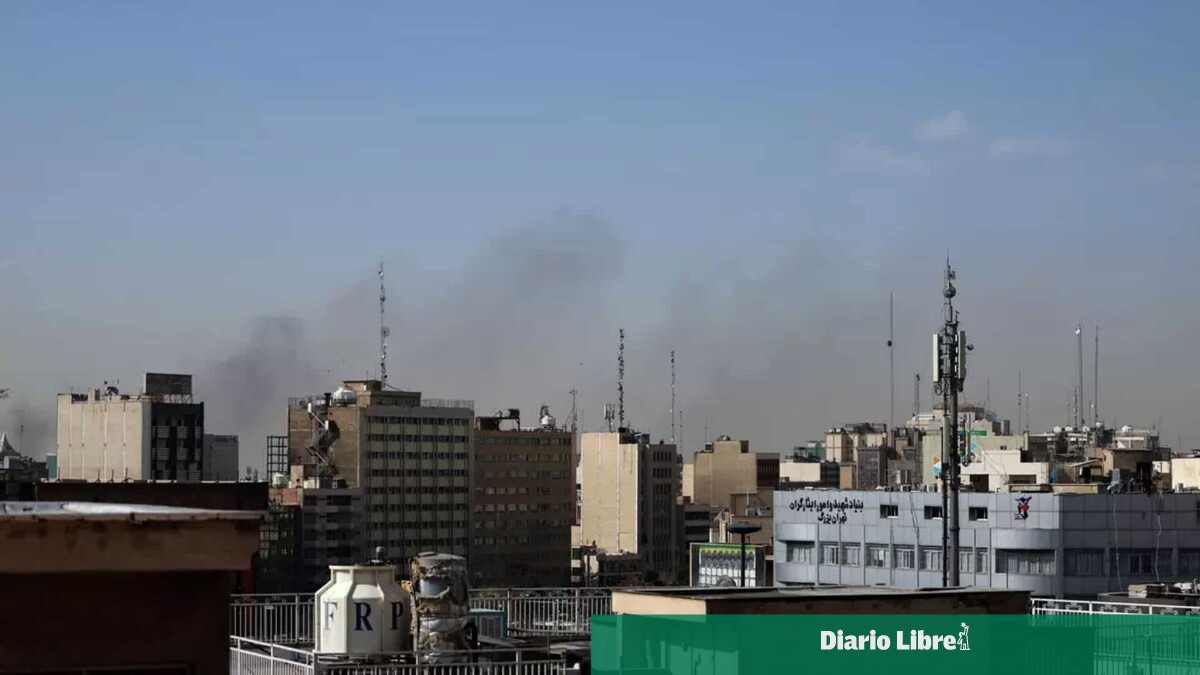 Israel bombardea sede de Asamblea de Expertos en Irán