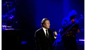 Julio Iglesias denuncia a eldiario.es y le acusa de elaborar un montaje period&iacute;stico