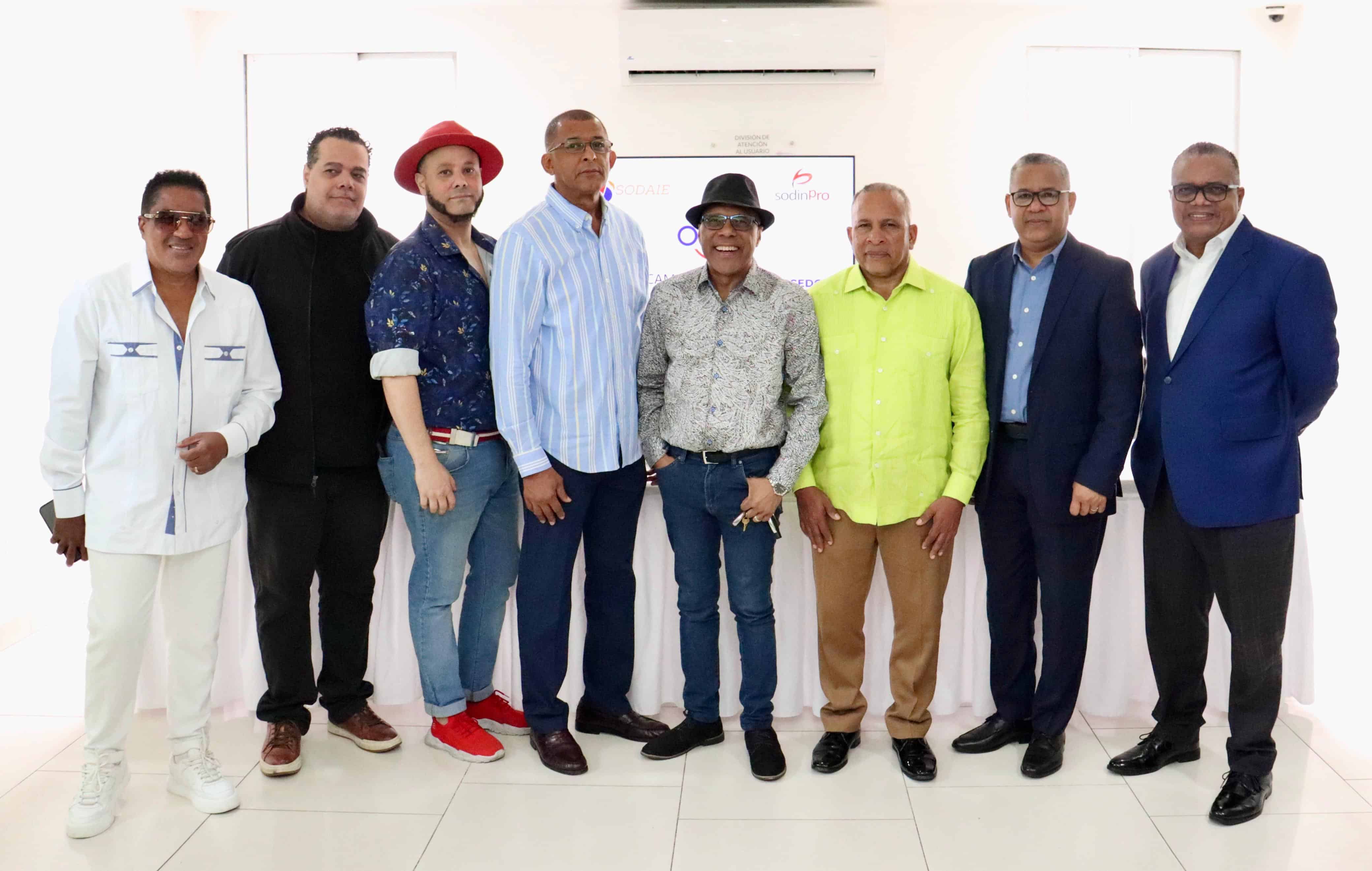 Representantes del mundo artístico dominicano acompañaron la firma del primer acuerdo interasociativo de recaudación conjunta de derechos musicales, un hecho que marca un antes y un después en la protección de los creadores del país.