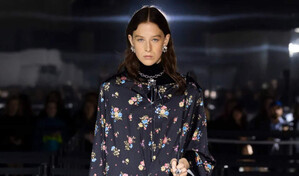 Juego de vol&uacute;menes y contrastes en la segunda jornada de desfiles de Par&iacute;s