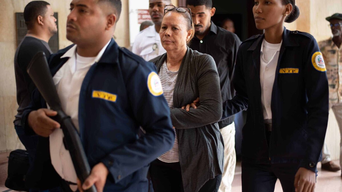 Tribunal descarga mujer acusada de pagar para que mataran a su esposo