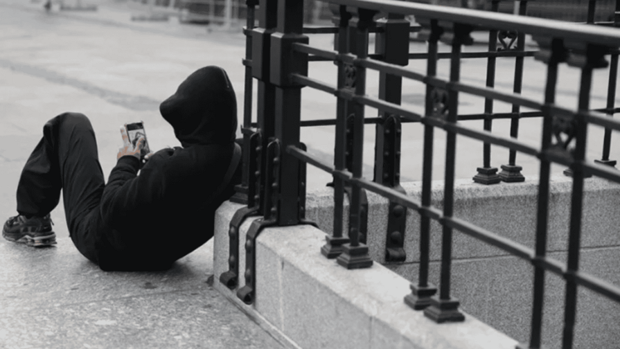 Tres semanas sin m&oacute;vil: 72,000 escolares austr&iacute;acos prueban a usar su tiempo de otra forma