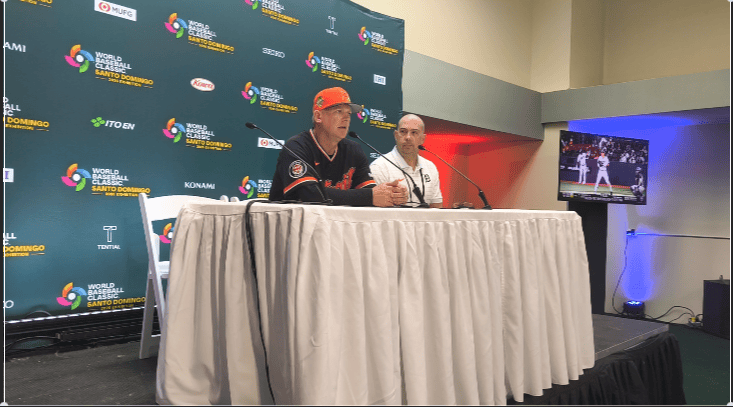 Video| A.J. Hinch resalta ambiente "eléctrico" del Quisqueya y elogia talento del equipo dominicano Video| A.J. Hinch resalta ambiente "eléctrico" del Quisqueya y elogia talento del equipo dominicano