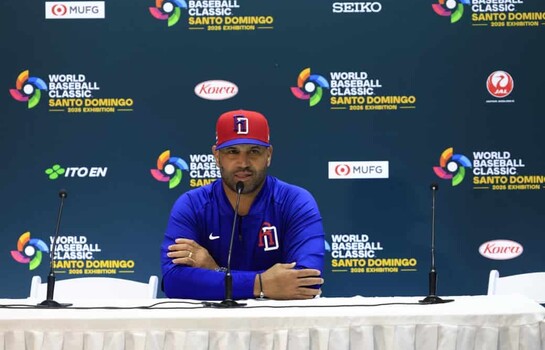 Estrellas Orientales nombran a Albert Pujols como presidente de operaciones