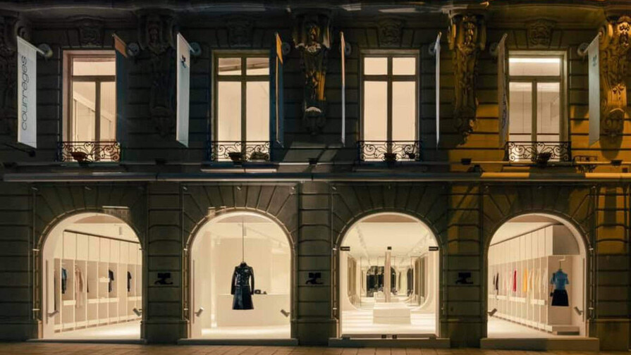 Courrèges viste en París a la mujer para el día a día Courrèges viste en París a la mujer para el día a día