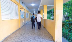 Tribunal Constitucional fija l&iacute;mites a disciplina escolar tras conflicto por una graduaci&oacute;n