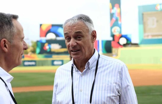 Rob Manfred conf&iacute;a en salvar la temporada 2027 de MLB, tras intensas negociaciones