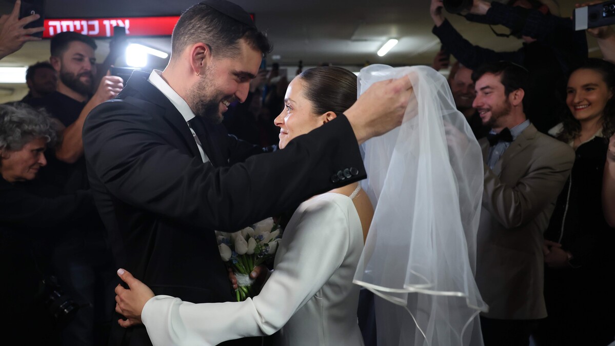 Tensión militar en Israel: boda de Misha y Lior en Tel Aviv