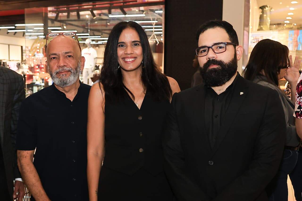 Isabel S&aacute;nchez, Carlo Riente y Aimet Castro. <br>