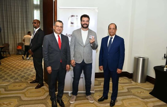 JCE entrega nueva c&eacute;dula al equipo del Cl&aacute;sico Mundial de B&eacute;isbol