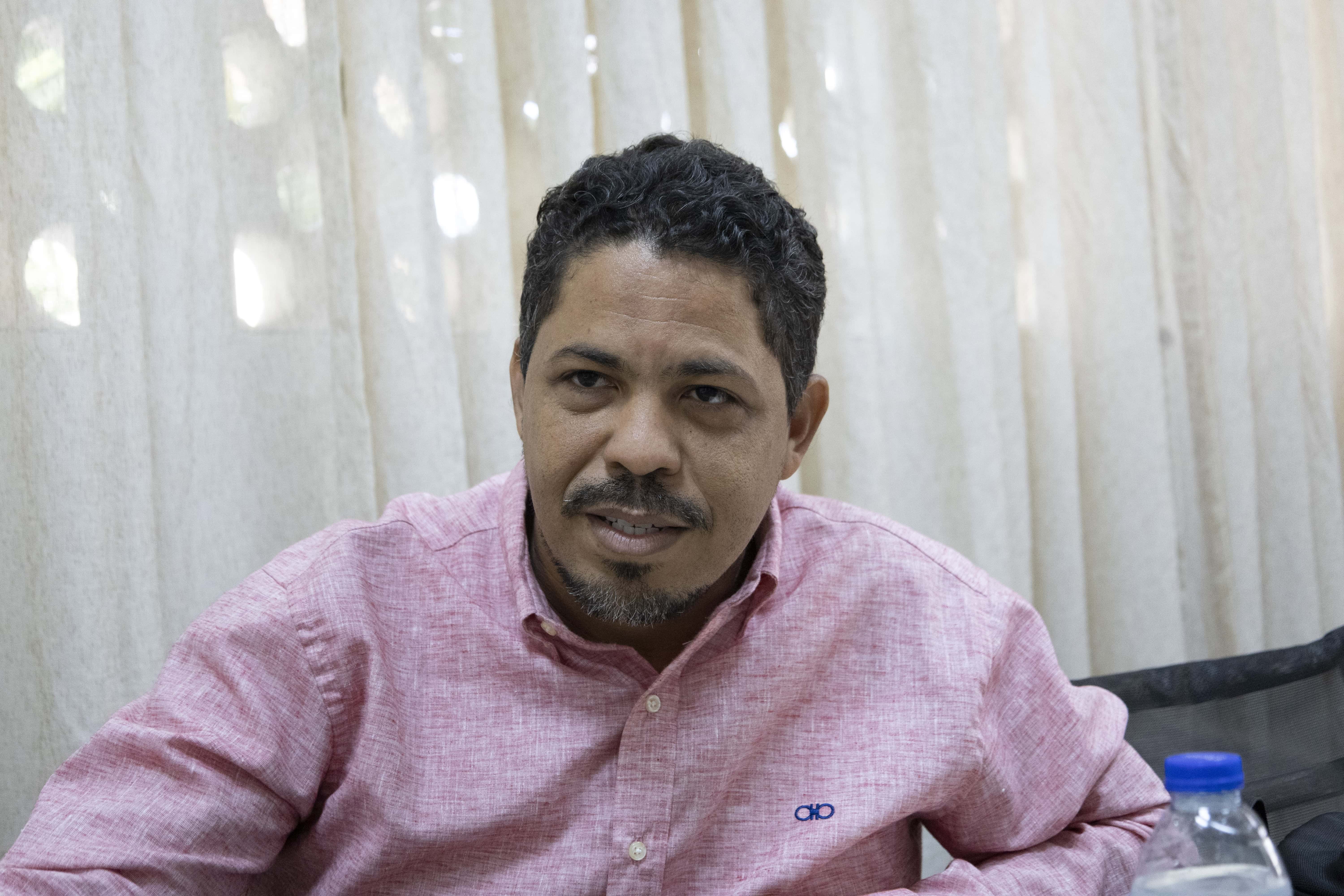 El encargado de Tecnología y Comunicaciones del Instituto San Juan Bautista, Moisés Paulino explicó los motivos de la prohibición de celulares.