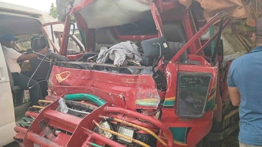 Accidente m&uacute;ltiple deja un herido en la carretera S&aacute;nchez–Saman&aacute;