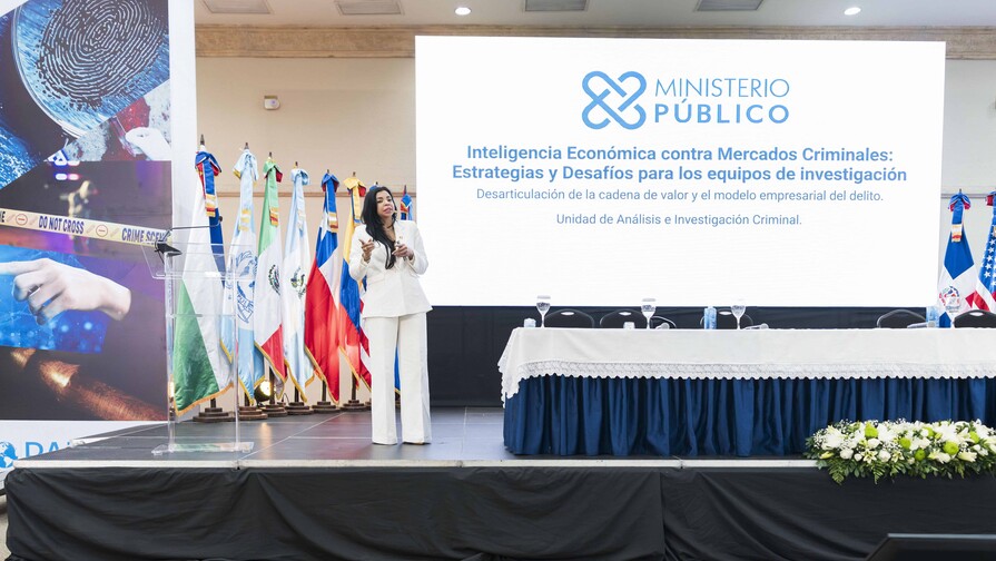 Yeni Berenice afirma que robo de celulares y motores en RD responde a "oferta y demanda"