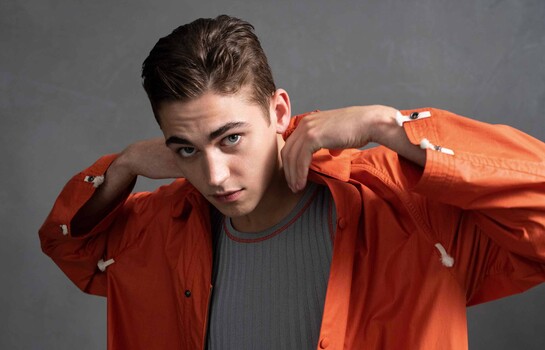 Hero Fiennes Tiffin protagoniza la nueva serie El joven Sherlock en Prime Video