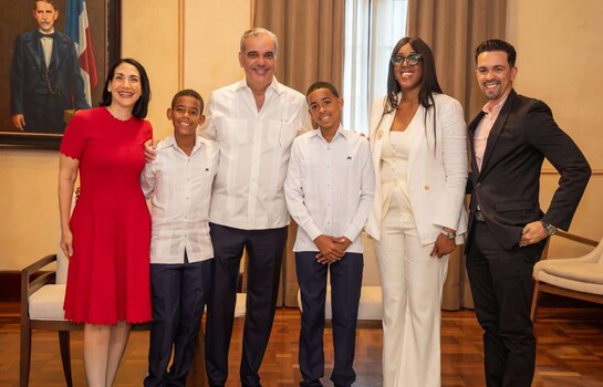 Abinader recibe en el Palacio a "Pico de Oro", el estudiante que se hizo viral por su elocuencia